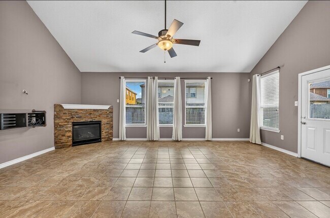 Building Photo - 11623 Greensbrook Garden Dr