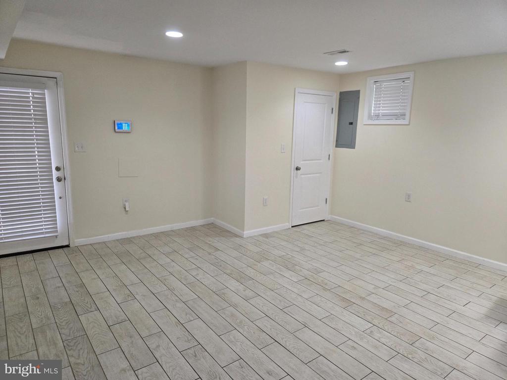 Foto principal - 5421 8th St NW