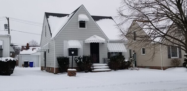 Foto del edificio - Old Brooklyn Area - 4 Bedroom - Single Fam...