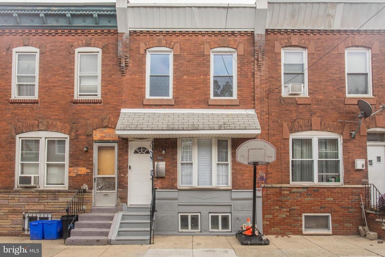 1507 S Bailey St, Philadelphia, PA 19146 Townhome Rentals in