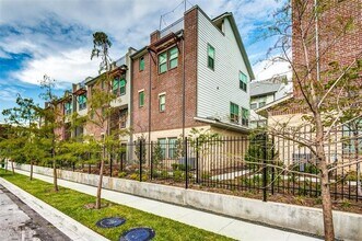 Building Photo - 4316 Hartford St