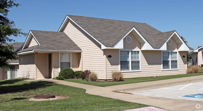 Foto del edificio - Crestview Senior Duplexes