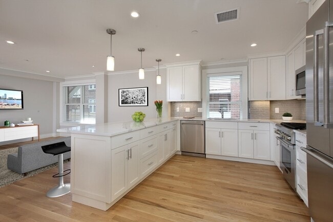 Foto del edificio - 36 Longwood Ave