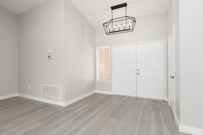 Building Photo - Renovated home in 55+Sun City Summerlin