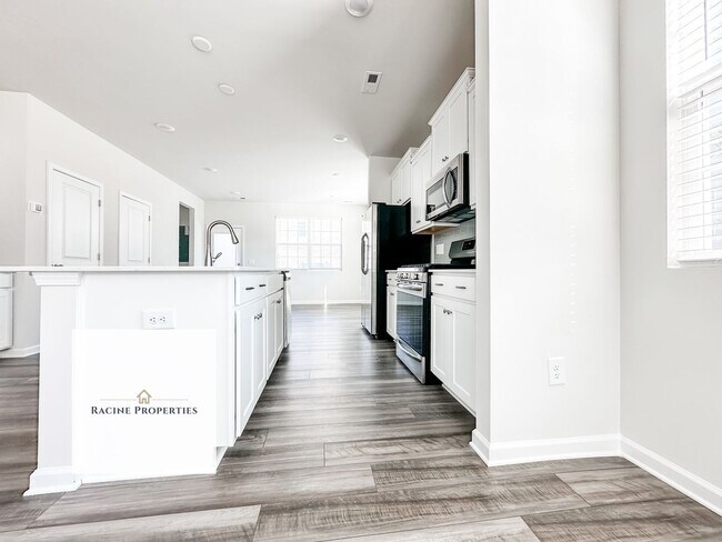Foto del edificio - Beautiful new townhome available in Travelers Rest