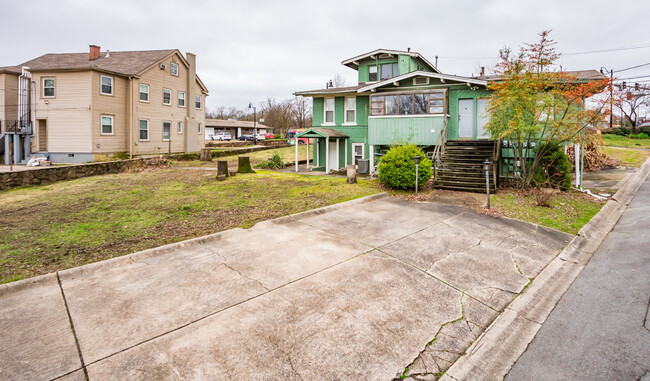Building Photo - 3024 John F Kennedy Blvd