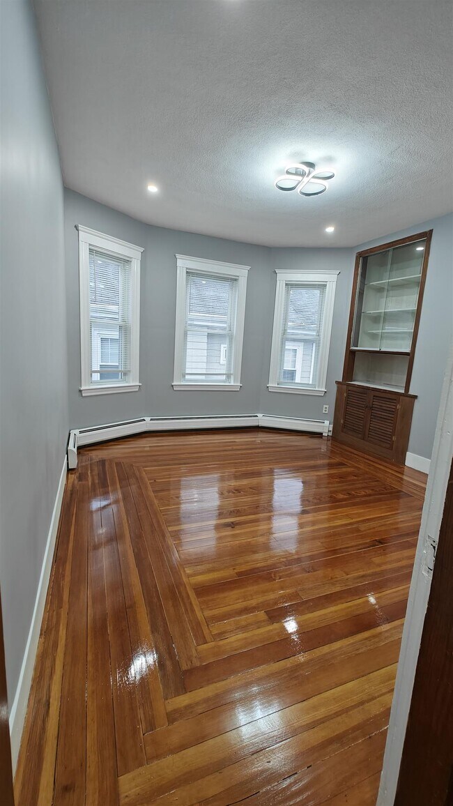 Building Photo - 308 Spring Street Ext
