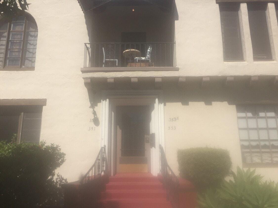 Primary Photo - 351 N Orange Grove Ave