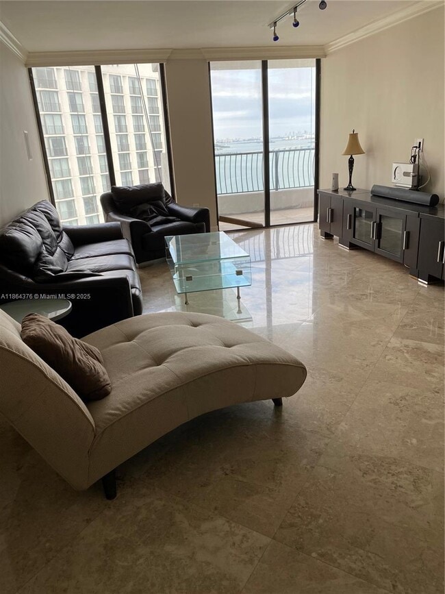 Foto del edificio - 555 NE 15th St