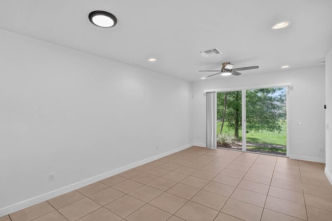 Foto del edificio - 7651 NW 88 Terrace