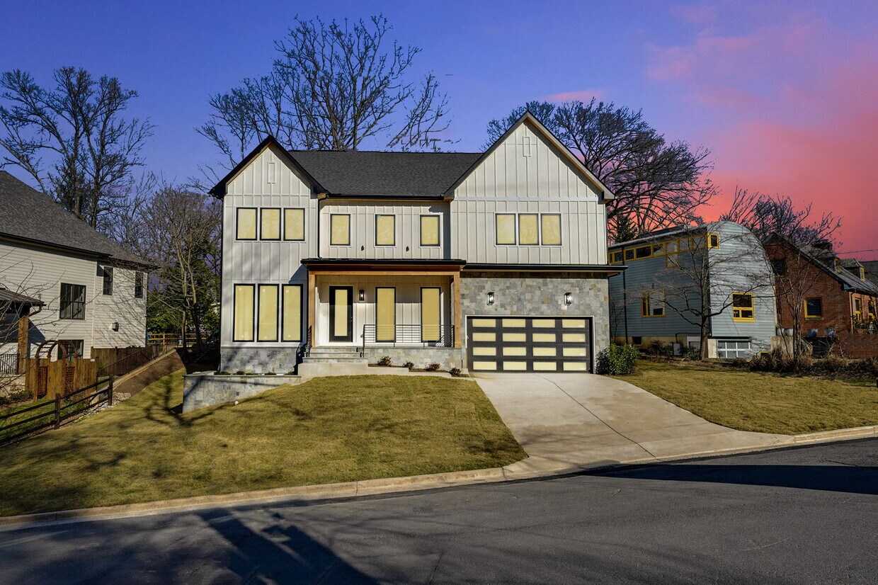 Foto principal - 3830 30th Rd N