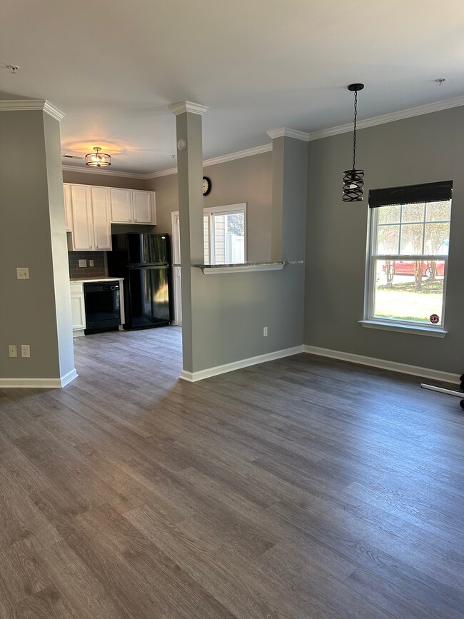 Foto del edificio - 2230 Valley Edge Dr