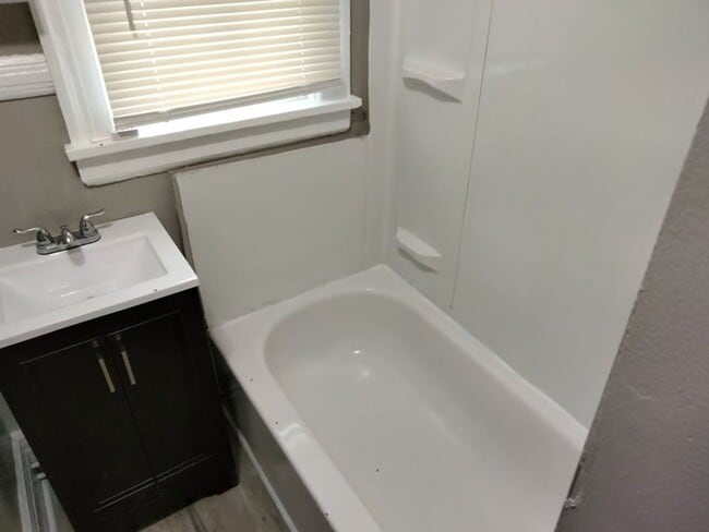 Building Photo - 391-393 Flower City Park