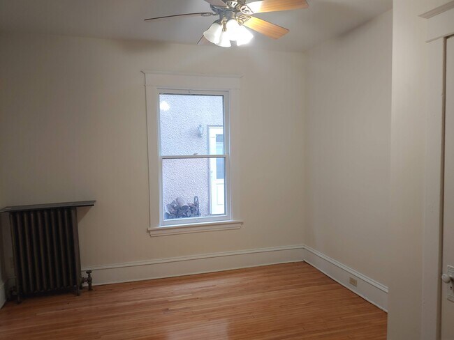 Building Photo - 2535 Aldrich Ave S