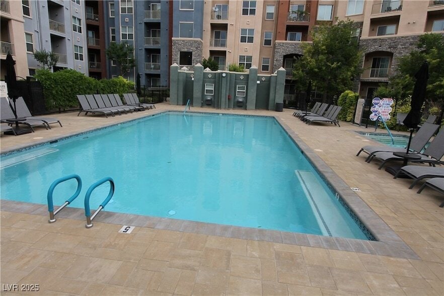 Foto principal - 26 E Serene Ave