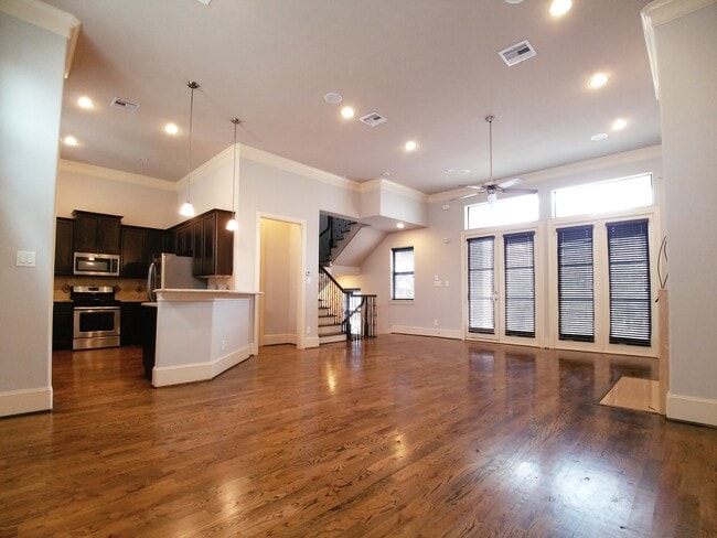 Building Photo - 2311 Arabelle St