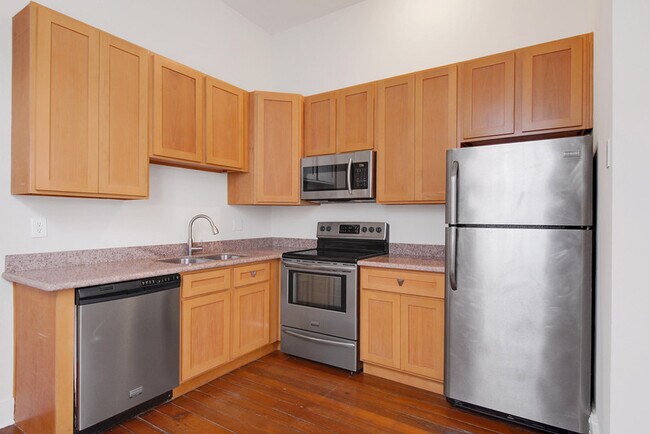 Building Photo - 2022 Baronne St