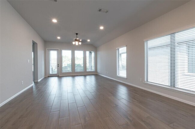 Building Photo - 608 Tradewinds Wy