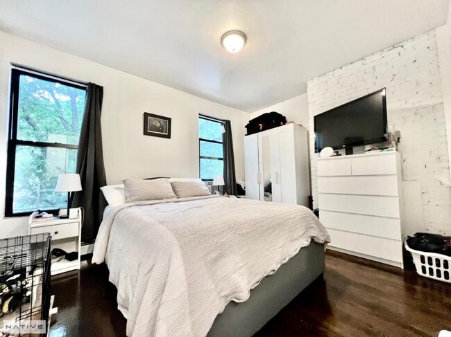Foto del edificio - 3 bedroom in Brooklyn NY 11222