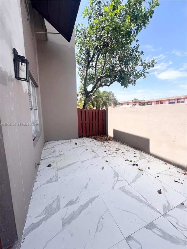 Building Photo - 3770 SW 59th Terrace