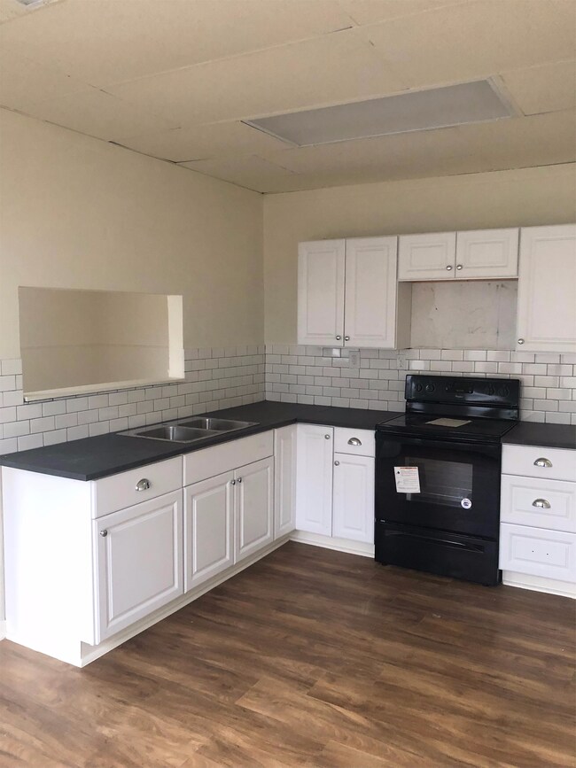 Building Photo - 939 Avondale Ave