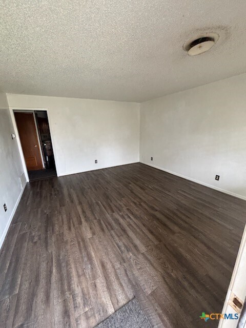 Building Photo - 621 Bishop Dr