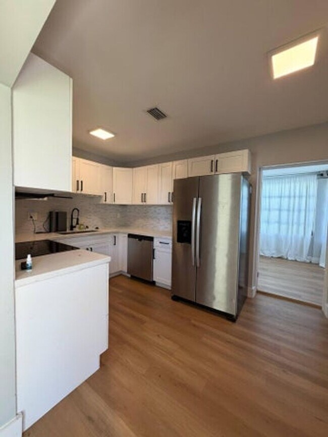 Foto del edificio - 217 E 24th St