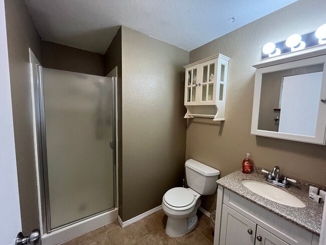 Building Photo - Great YARD! Charming 3 Bedroom / 2 Bath Home with a garage and McKinleyville