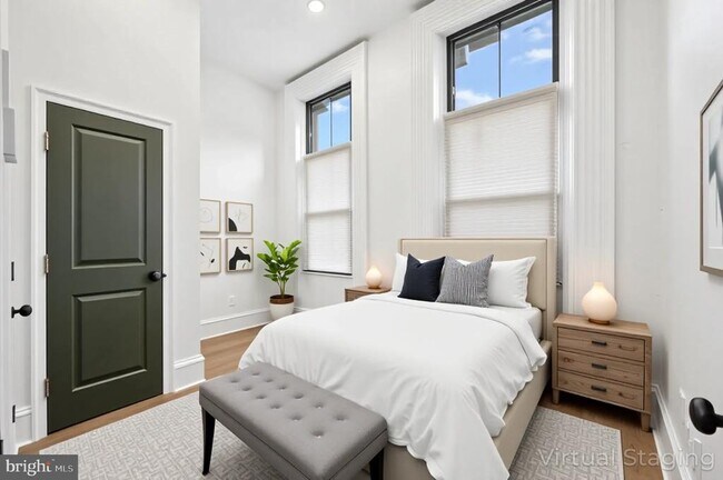 Foto del edificio - 1637 W Girard Ave