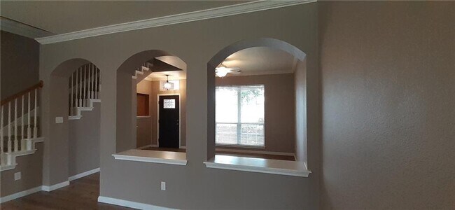 Foto del edificio - 9009 Mountain Mist Ln