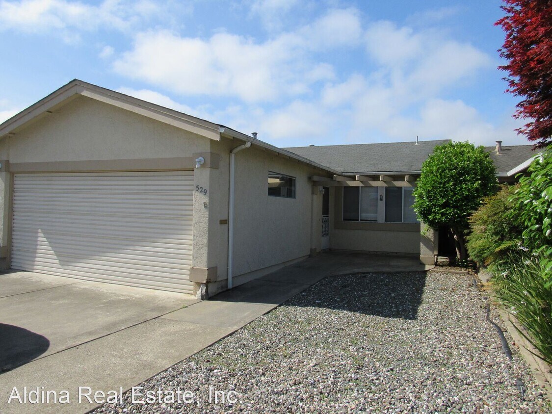Primary Photo - 2 br, 2 bath House - 529 Vivienne Dr.
