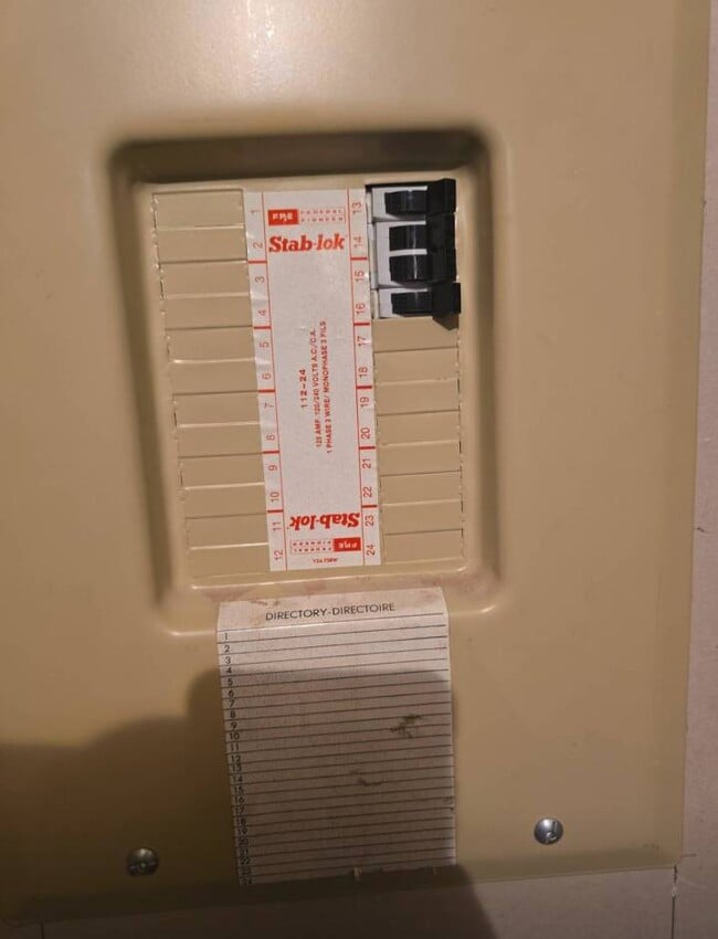 Photo du bâtiment - 130-45e 45e Av