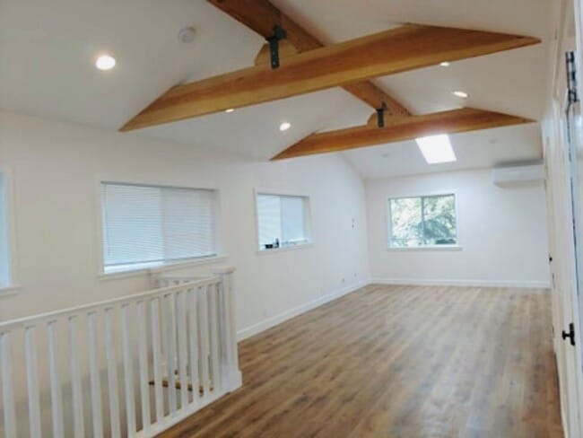 Foto del edificio - 932 Old Topanga Canyon Rd