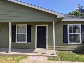 Building Photo - 134 S Bend Ct