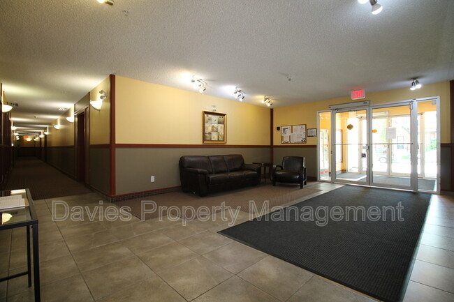 Building Photo - 5280 Terwillegar Blvd NW