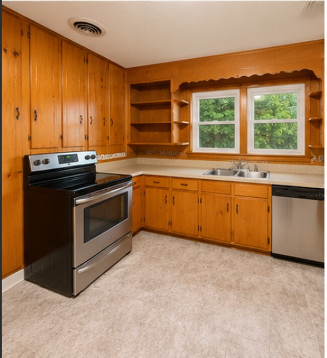 Photo - Charming Greenville Retreat House