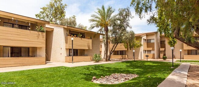 Foto del edificio - 6480 N 82nd St