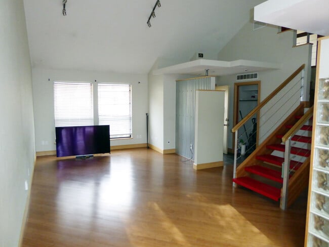 Building Photo - 1031 Mirrormere Cir