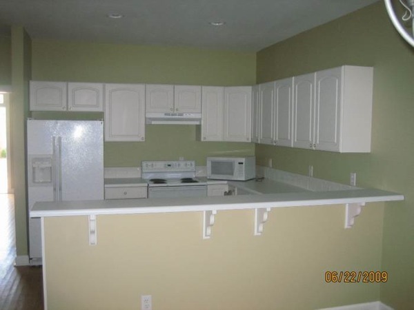 Building Photo - Beautiful Home Close to CofC