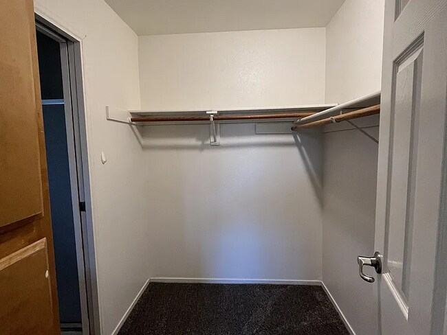 Foto del edificio - 232 N Lemoore Ave