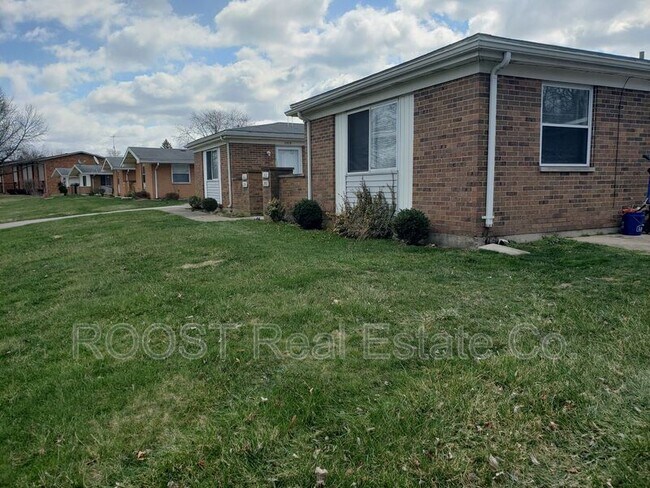 Foto del edificio - 2408-2414 Red Coach Dr