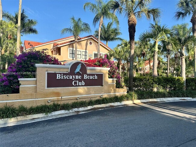 Foto del edificio - 10581 SW 155th Ct