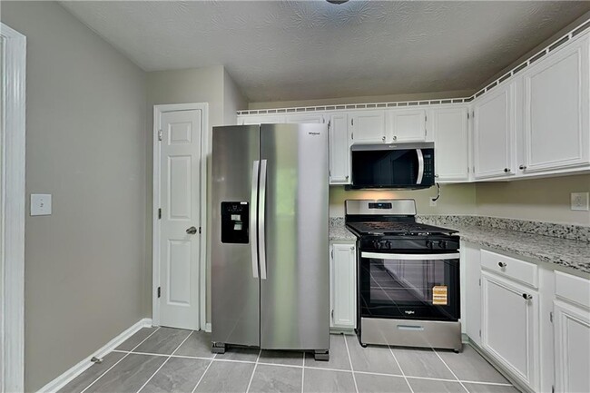 Building Photo - 4 Oak Landing Trail S