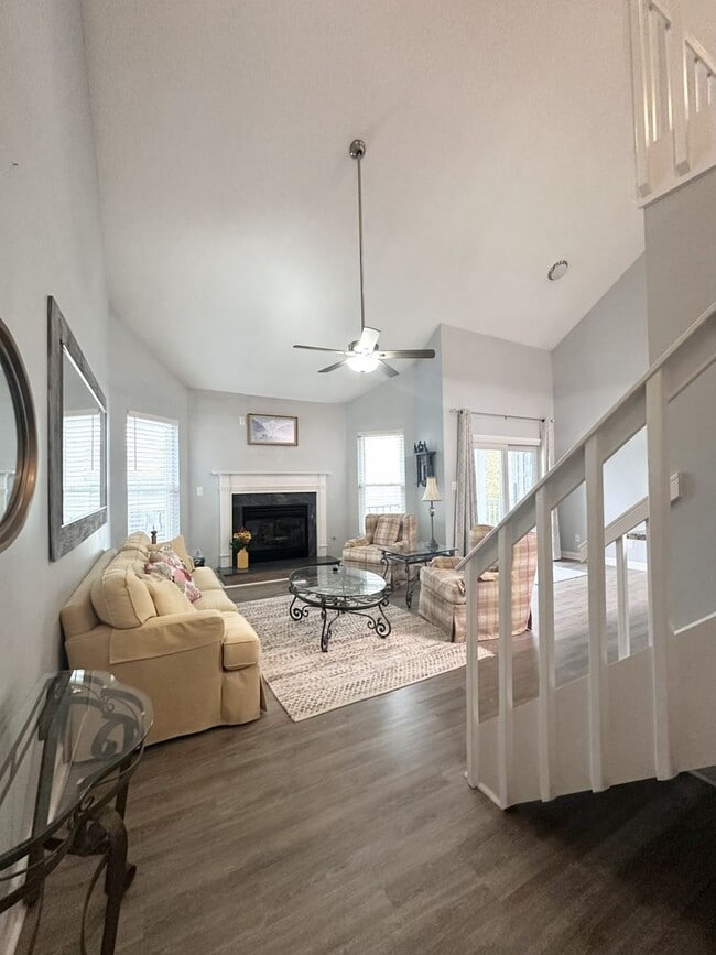 Building Photo - 2301 Beach Haven Dr