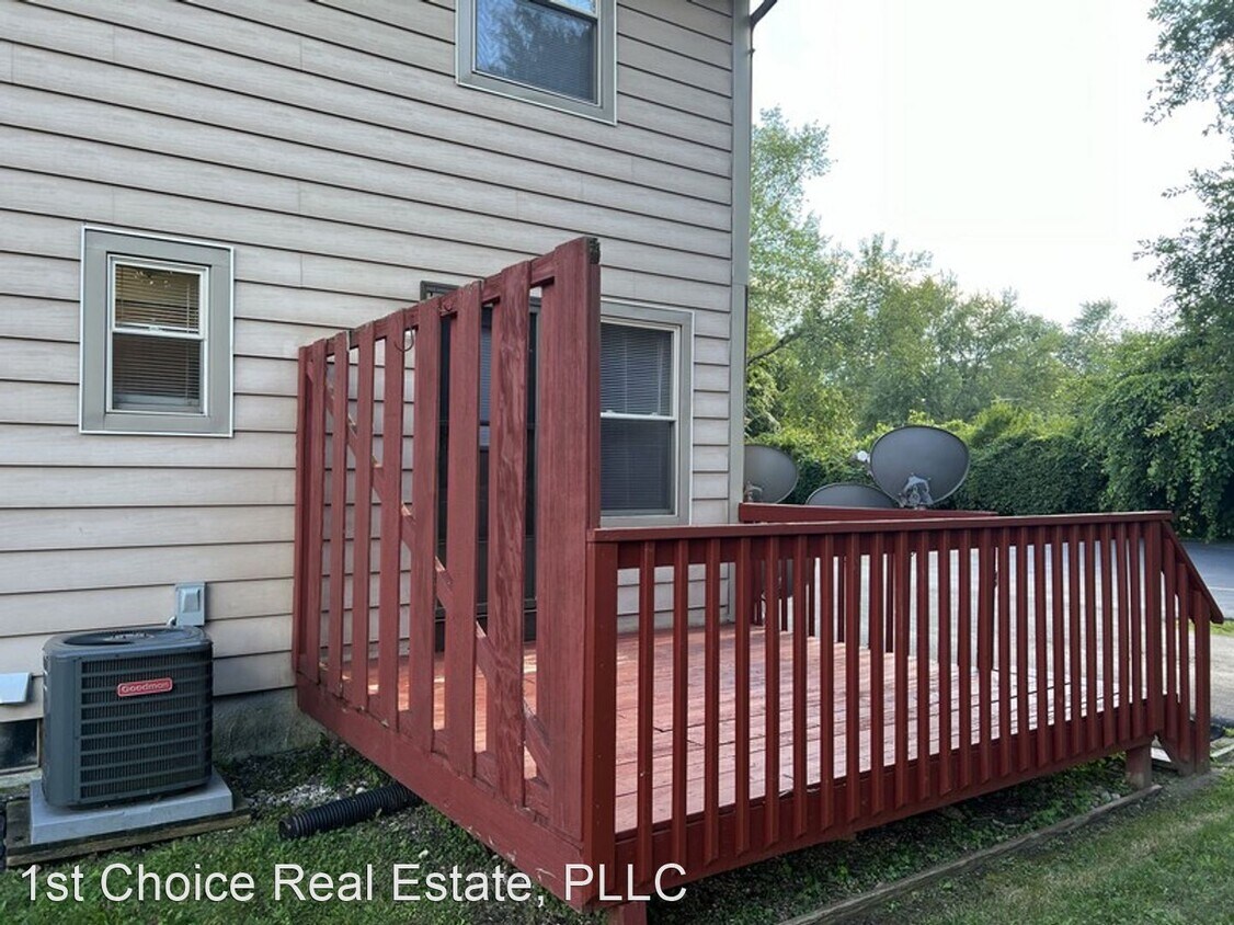 Building Photo - 2 br, 1.5 bath House - 2187-B Meadowlawn