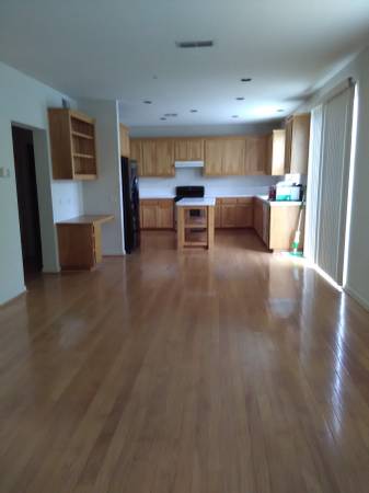 Building Photo - 8 Firefly Ln