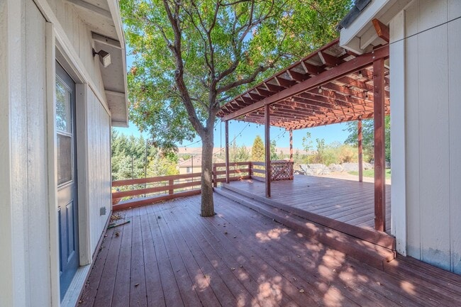 Building Photo - COMING SOON! Welcome to this stunning 4-be...