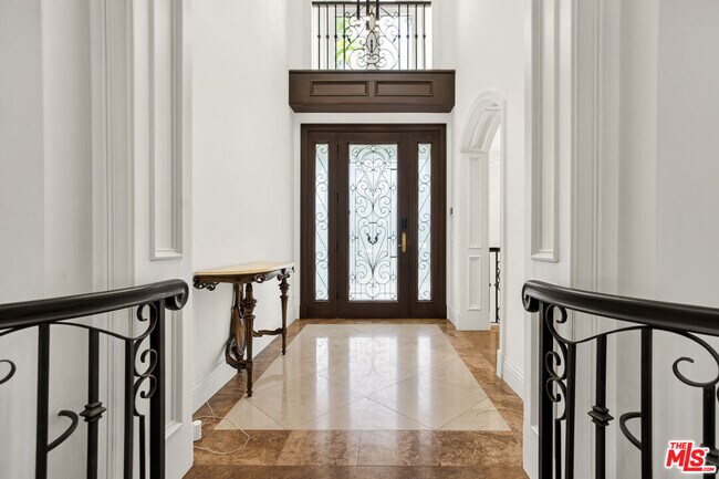 Foto del edificio - 520 N Palm Dr