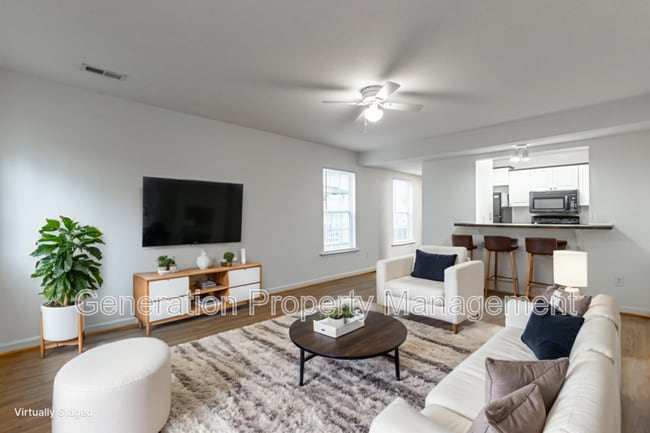 Building Photo - 90 Melrose Dr