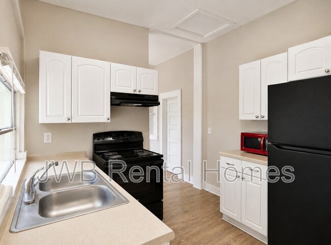 Foto del edificio - 467 Golfair Blvd